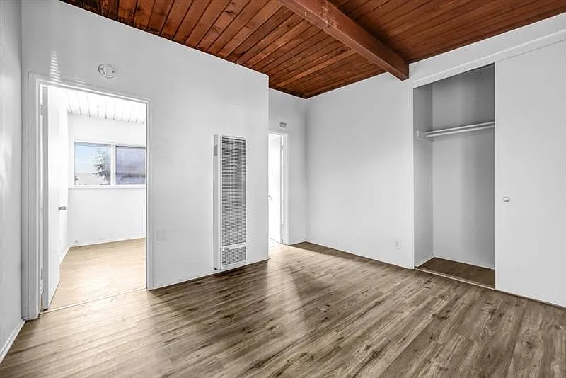 Studio, 325 sqft, $1,650 — Photo 2