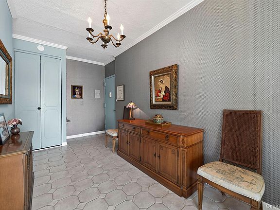 5th image of 16 Rockledge Avenue #6D-2