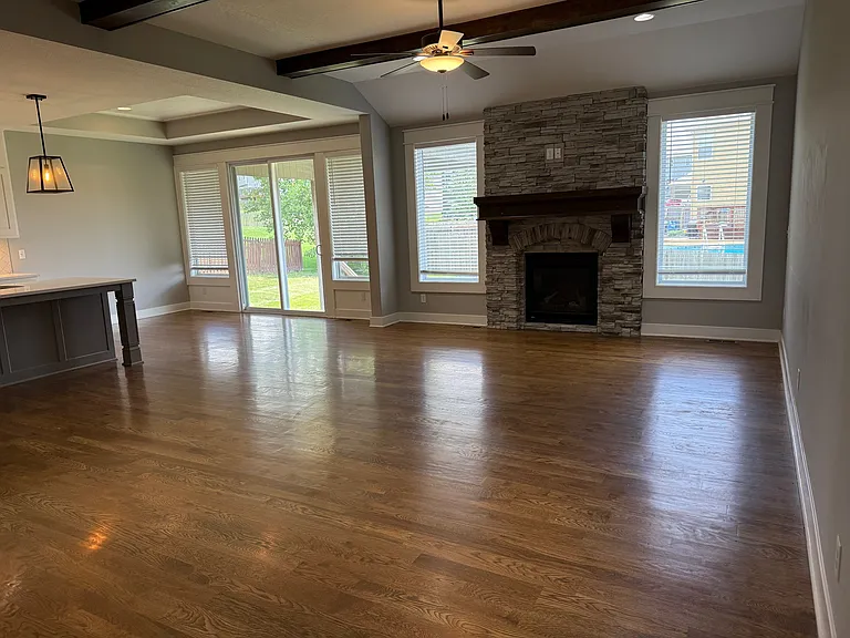 1202 Ridge Tree Ln — Photo 3