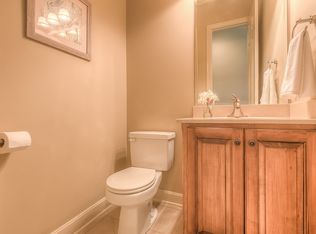 20440 Beverly Cir, Stilwell, KS 66085