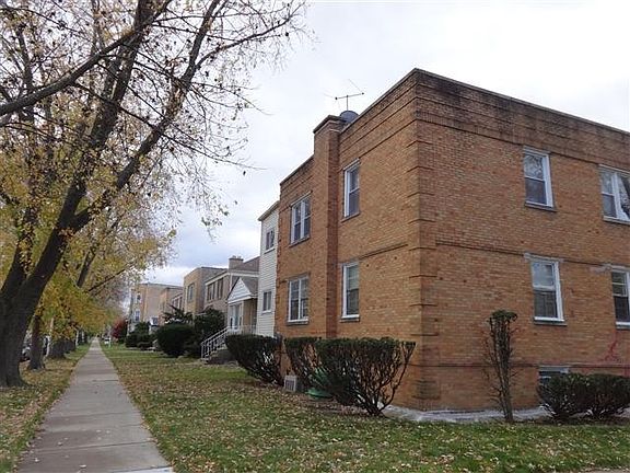 3rd image of 3103 W Rosemont Ave Unit 2W