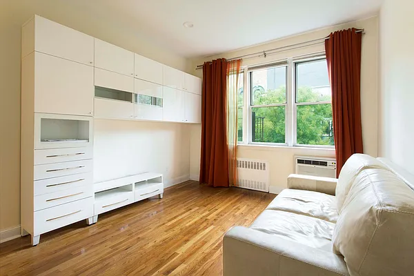 Rented by Nest Seekers International | media 12