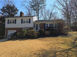 8 Bonnie Ln, Newport News, VA 23606