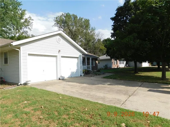 400 Ann Ave, Harrisonville, MO 64701