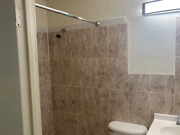 528 NW 7th St, Florida City, FL 33034