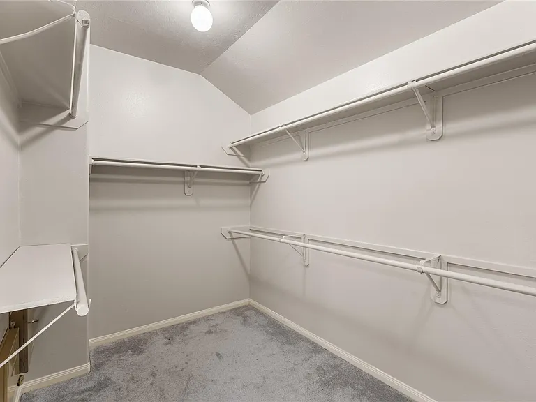 7419 Chathan Glen Ln — Photo 32