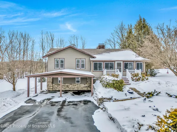 21 Buena Vista Dr, Moscow, PA 18444