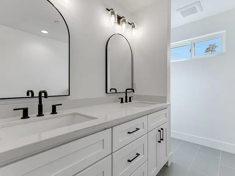 6790 Yvonne Ct — Photo 15
