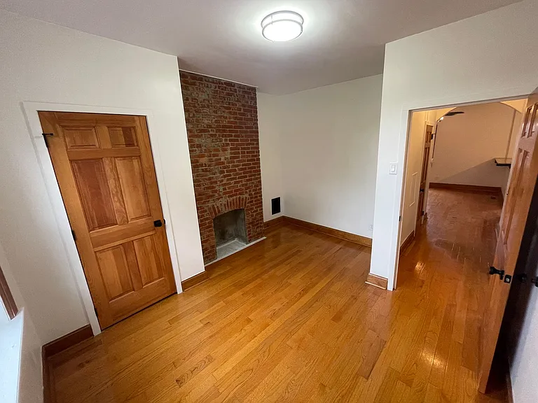 3 Unit Apartment Building in the Heart of the Bellevue area of Pittsburgh — Photo 18