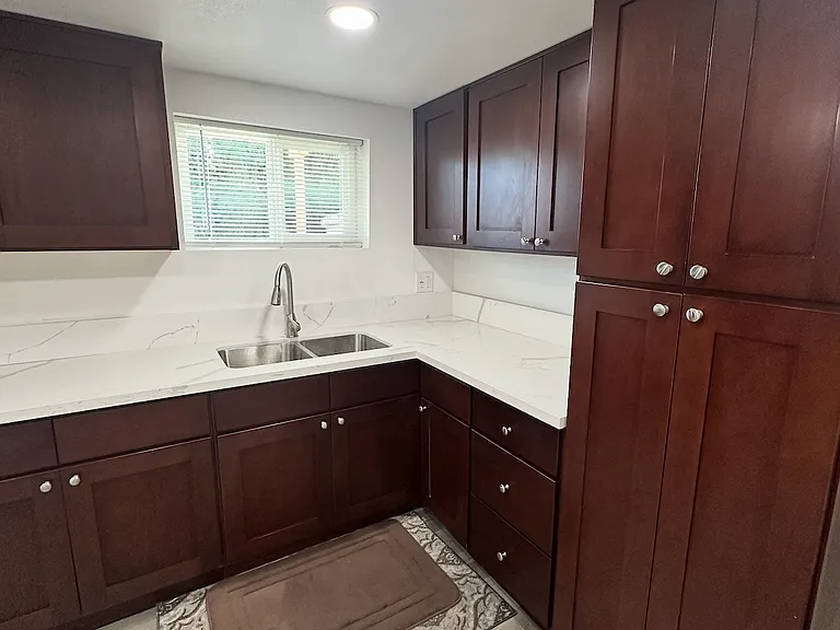 2339 Van Ness Ave #B — Photo 12