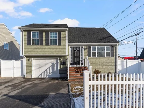 400 Williston Way, Pawtucket, RI 02861