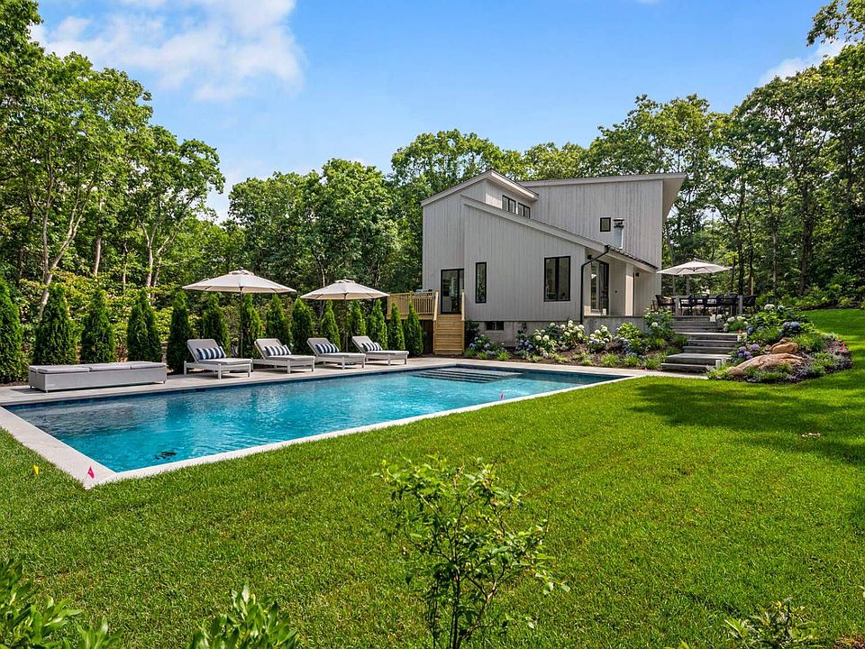 1st image of 13 Shorewood Dr