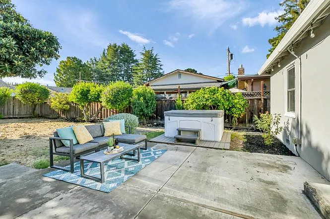 389 Lastreto Ave — Photo 22