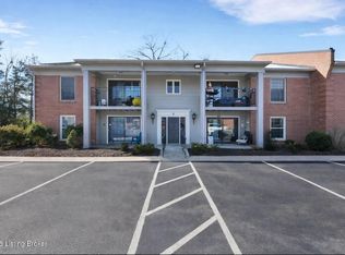 8 Dupont Way APT 1, Saint Matthews, KY