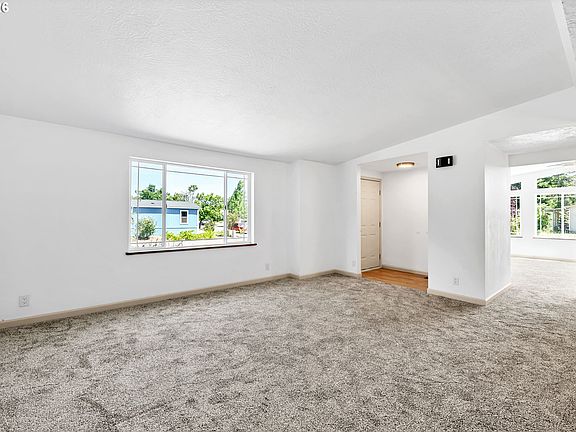 4th image of 662 Lochaven Ave