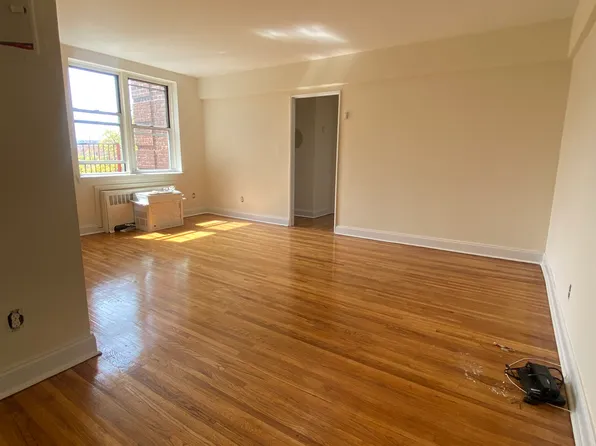 143-40 41st Avenue image 2 of 12