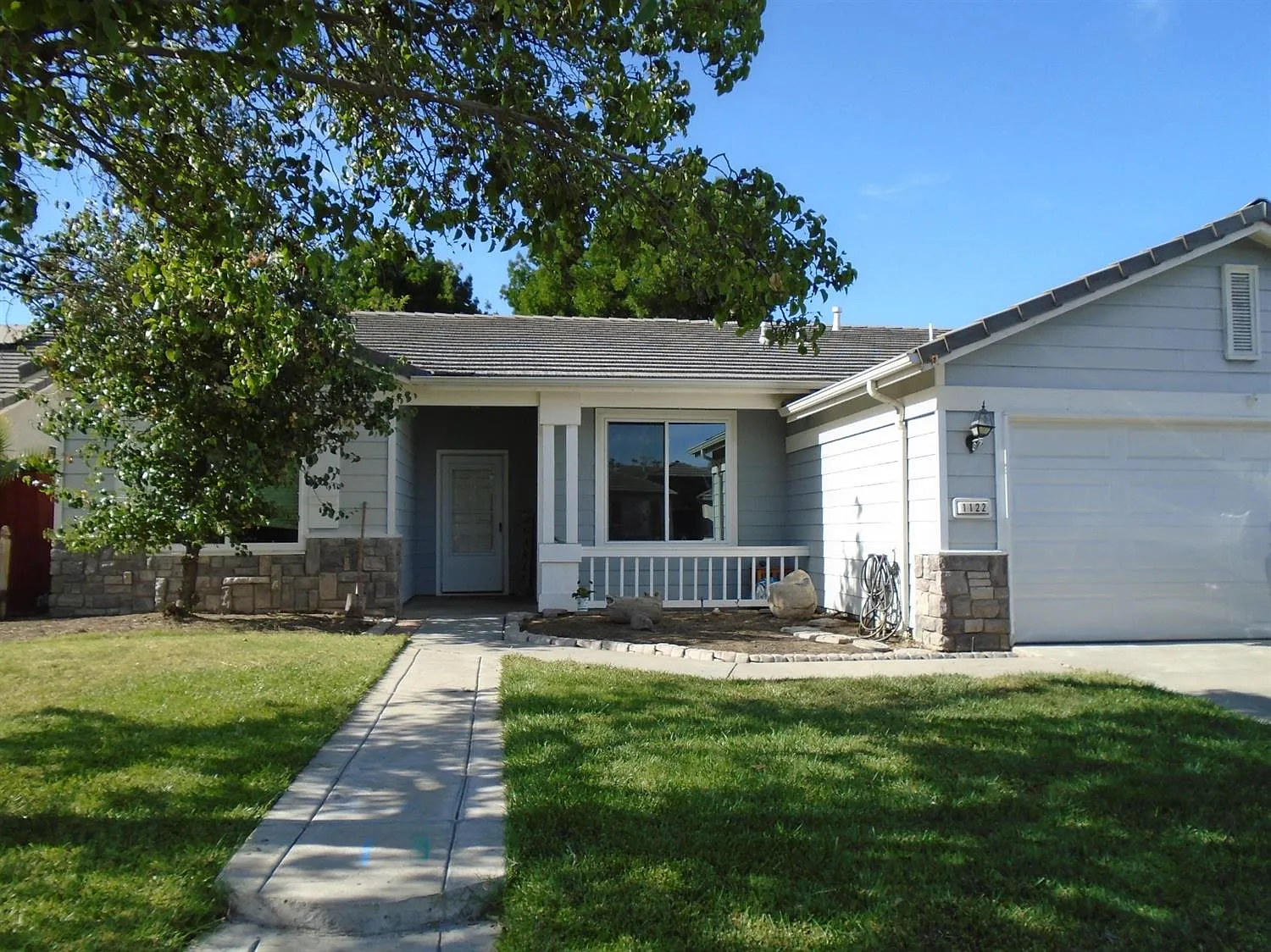 1122 W Pebble Dr photo 1