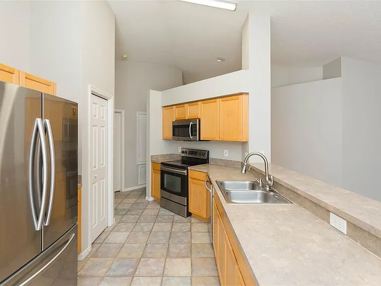 4550 Roundview Ct — Photo 11
