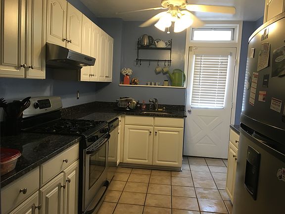 Kitchen! Stainless steel appliances.