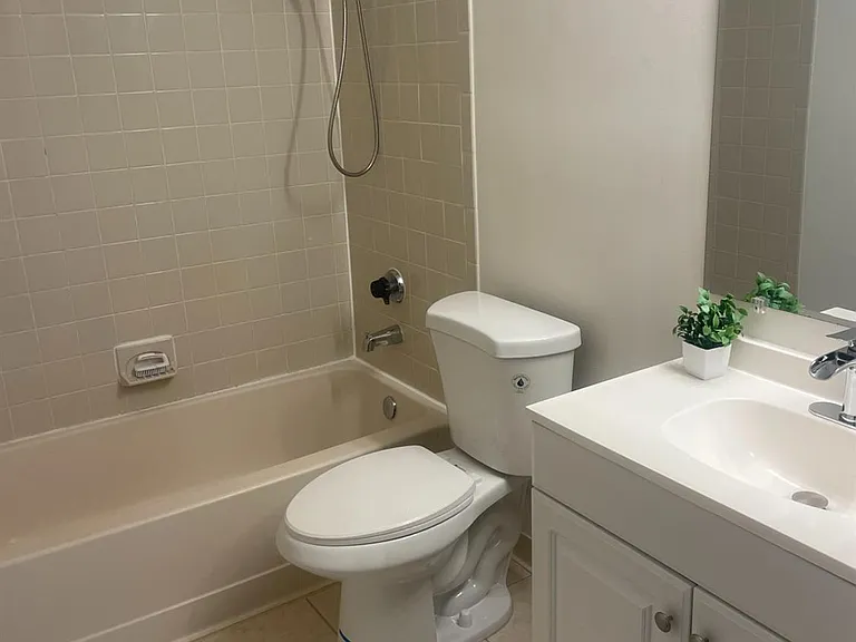 1019 Ravens Crest Dr — Photo 32