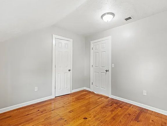 2nd image of 19 Shawmut Ave #2