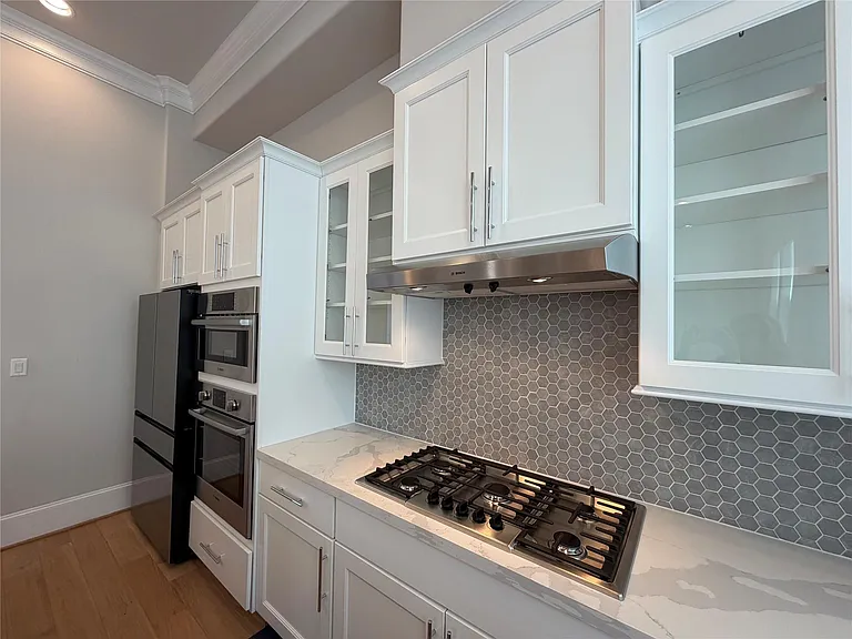 824 Cage St — Photo 5