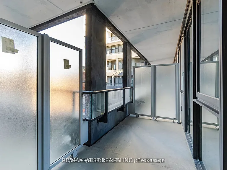 9 Tecumseth St #401 — Photo 26