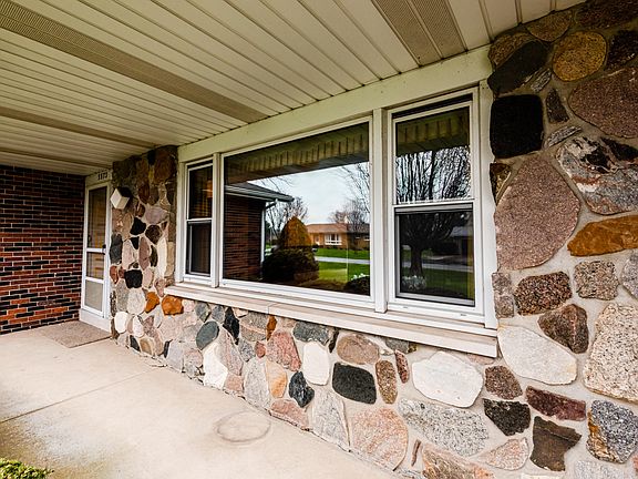 2nd image of 5573 Donald St