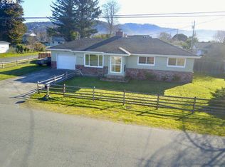 134 Tanbark Rd, Brookings, OR 97415