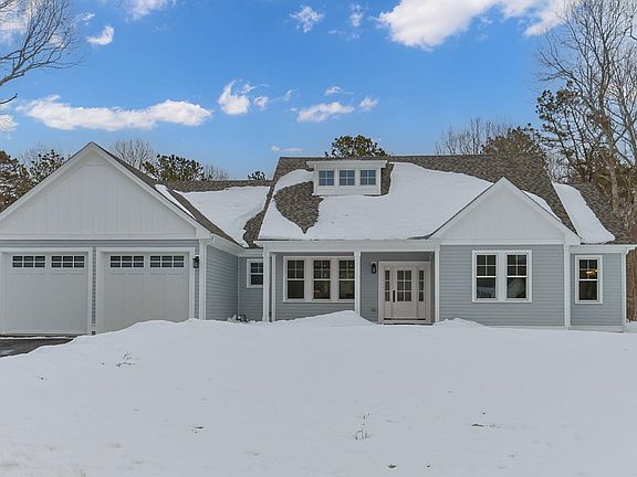 4th image of 28 Spinnaker Street