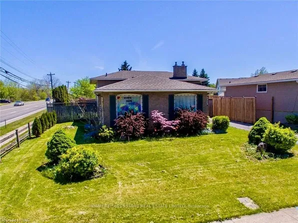 4010 Brookdale Dr, Niagara Falls, ON L2H 2B3