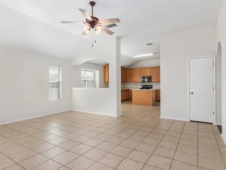 1117 Alexandria Way — Photo 7