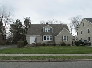 8 Leswing Ave, Saddle Brook, NJ 07663