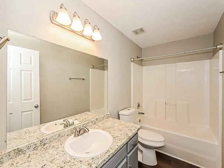 222 Hermitage Dr — Photo 16