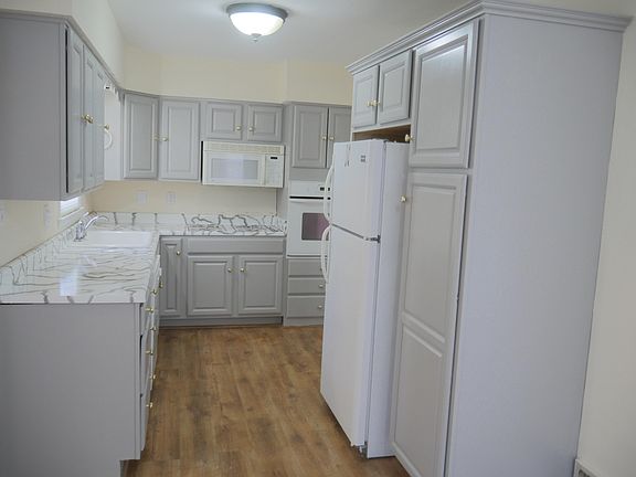5th image of 571 Saint Anthony Dr