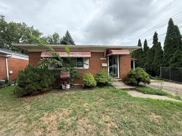 24208 Lauren Ave, Warren, MI 48089