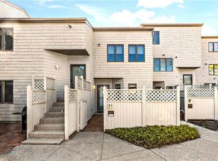 45 Seabreeze Ln, Bristol, RI 02809