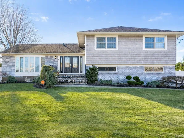 148 Exeter Road, Massapequa, NY 11758