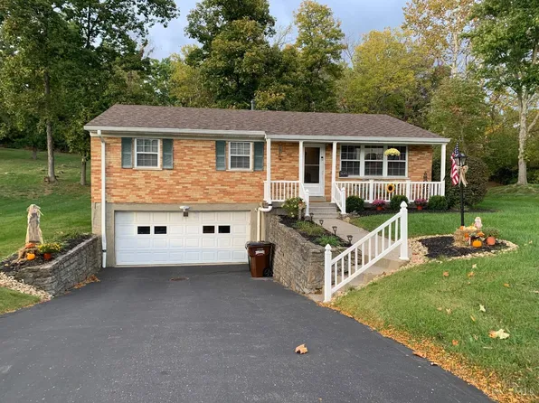 5643 Windridge Dr, Cincinnati, OH 45248