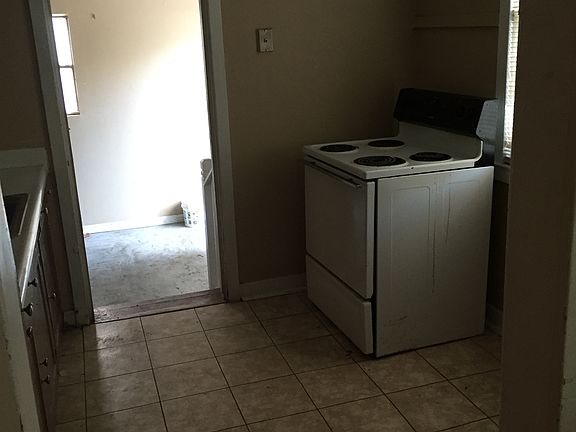4th image of 1445 Shirley Dr