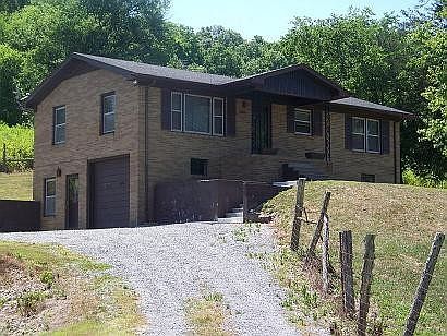 2nd image of 435 Hillside Cove Ln