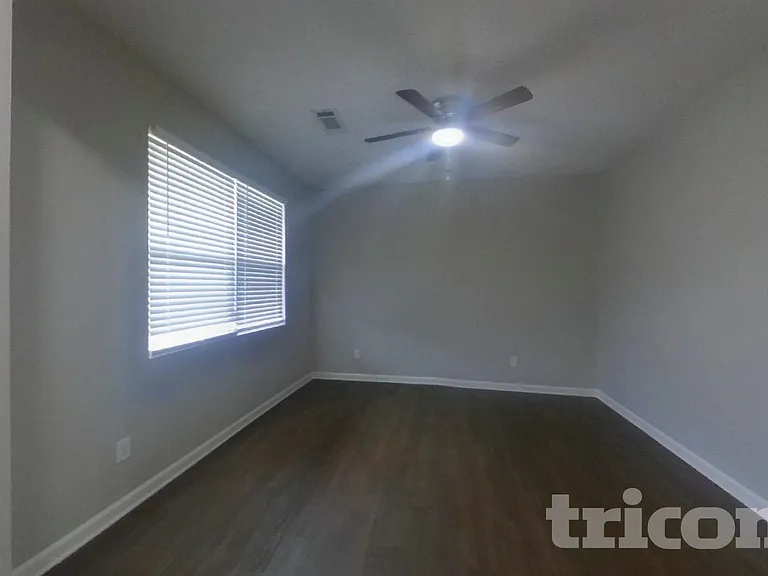 1008 Eldon Ln — Photo 14