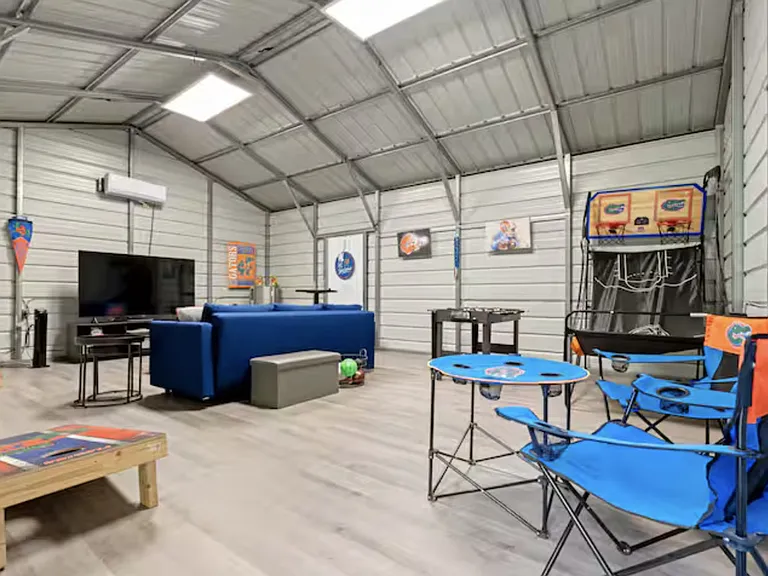 Building's Lounge