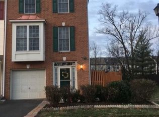 45438 Oak Trail Sq, Sterling, VA