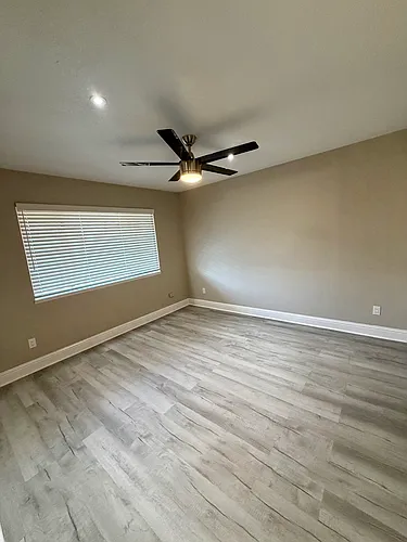 6020 N Poplar Ave #207 Photo 1