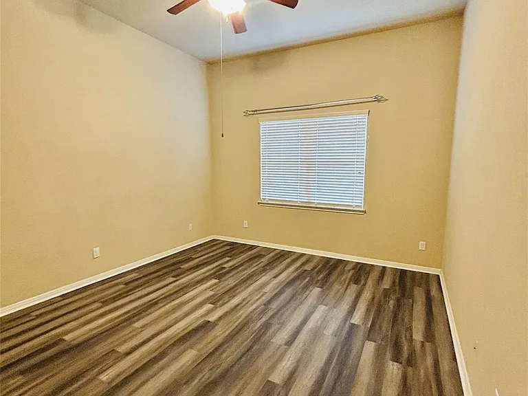 4423 Fenetre Forest St — Photo 19