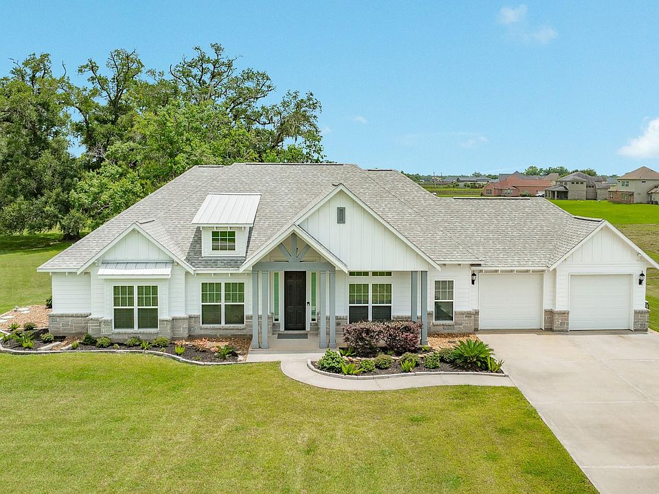 1st image of 527 Lakeland Cir