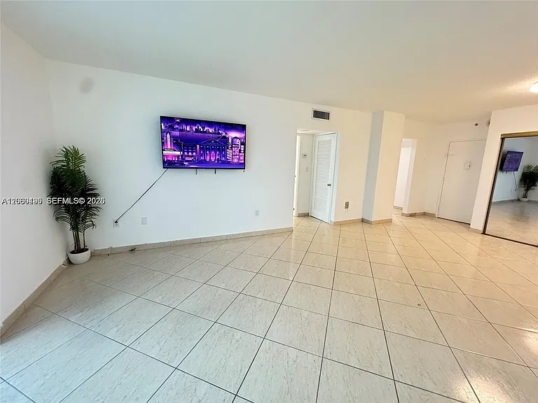 400 Kings Point Dr #320 — Photo 15