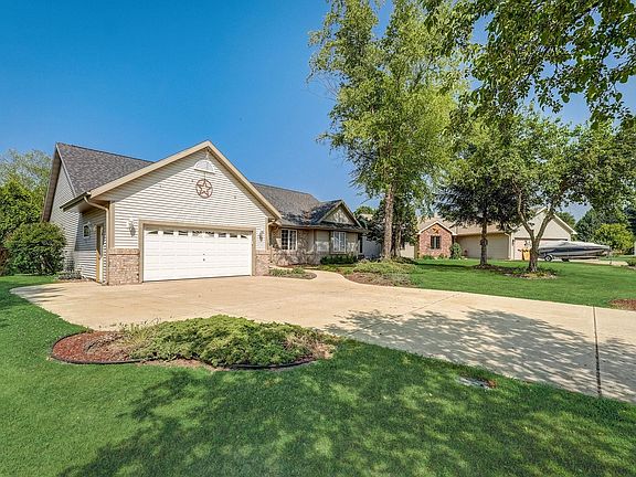 2nd image of 121 Sanctuary Ct