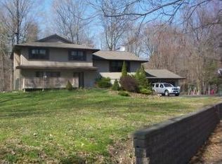 21 Matuk Dr, Hyde Park, NY 12538